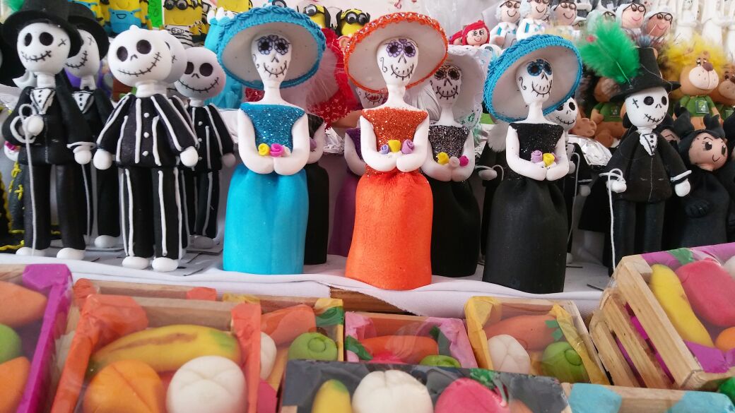 Mantienen la tradición de alfeñiques. 