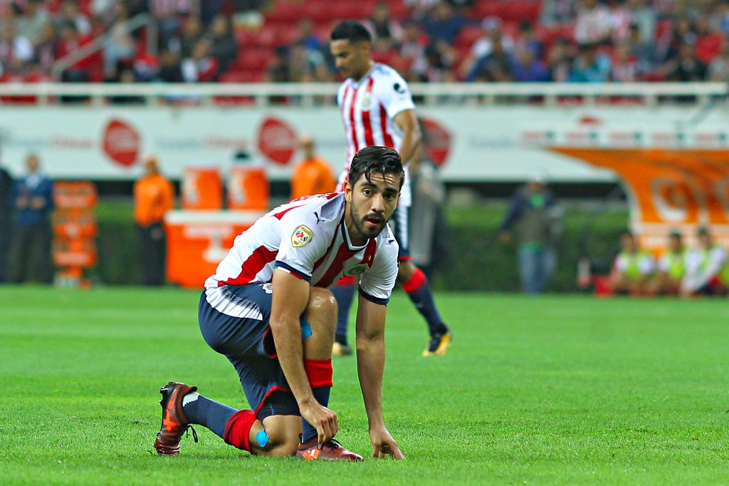 Rodolfo Pizarro no jugará el Clásico ante América 