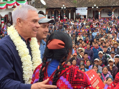 Ex secretario del Campo en Chiapas, José Antonio Aguilar Bodegas, convivió con indígenas. 