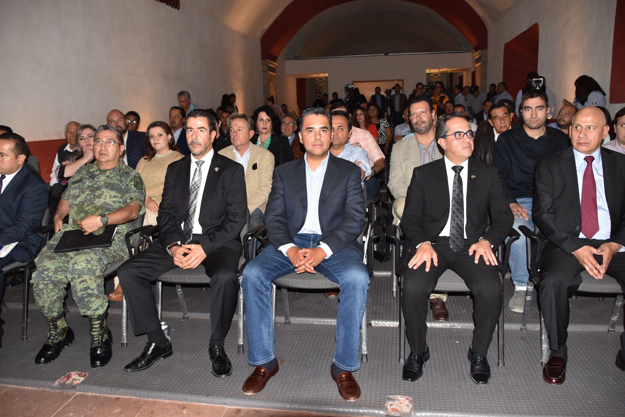 Ante autoridades de los tres órdenes de gobierno, se presentaron resultados del Mando Único estatal. 