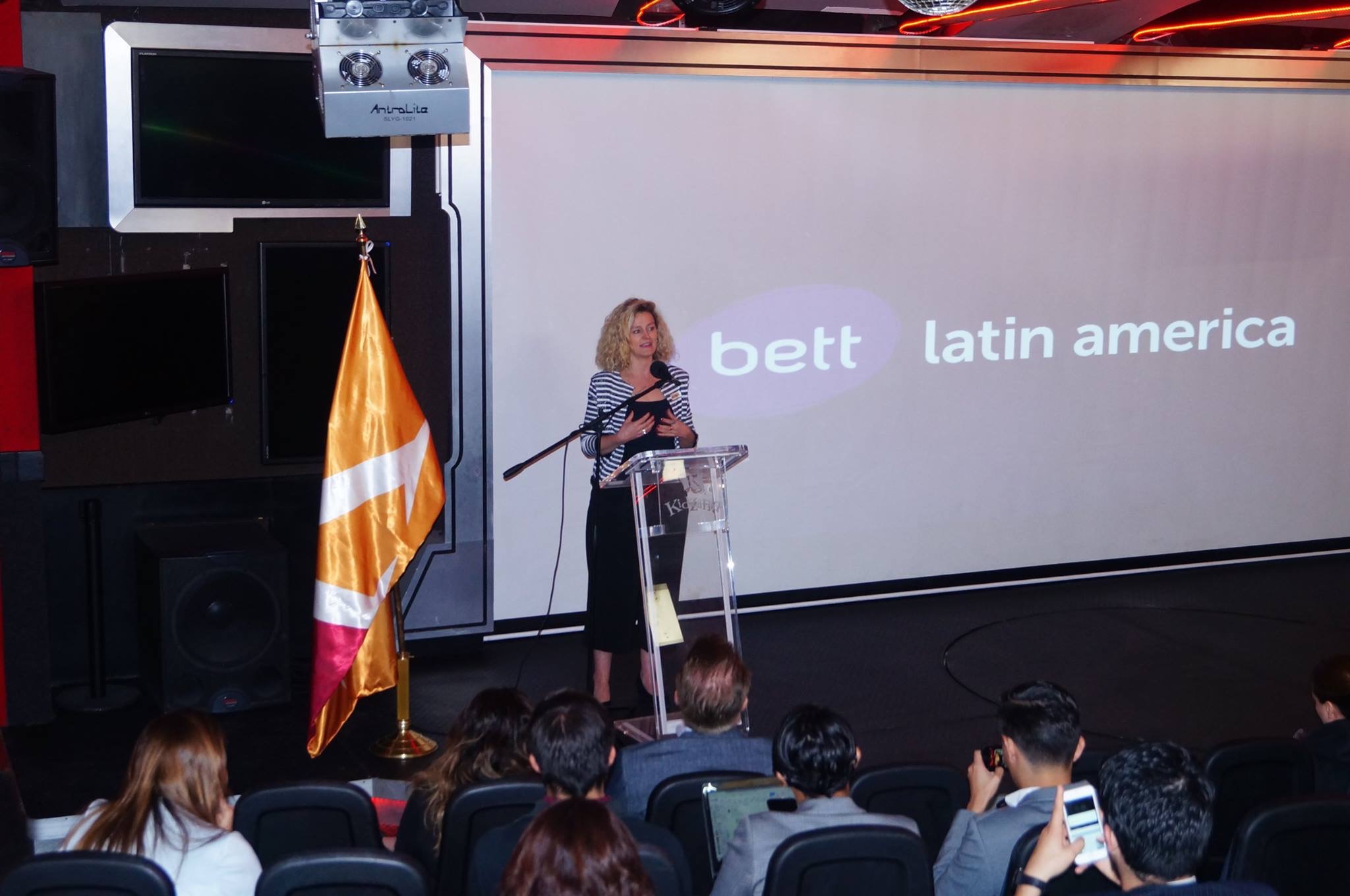 En el eanuncio del evento de este miércoles.