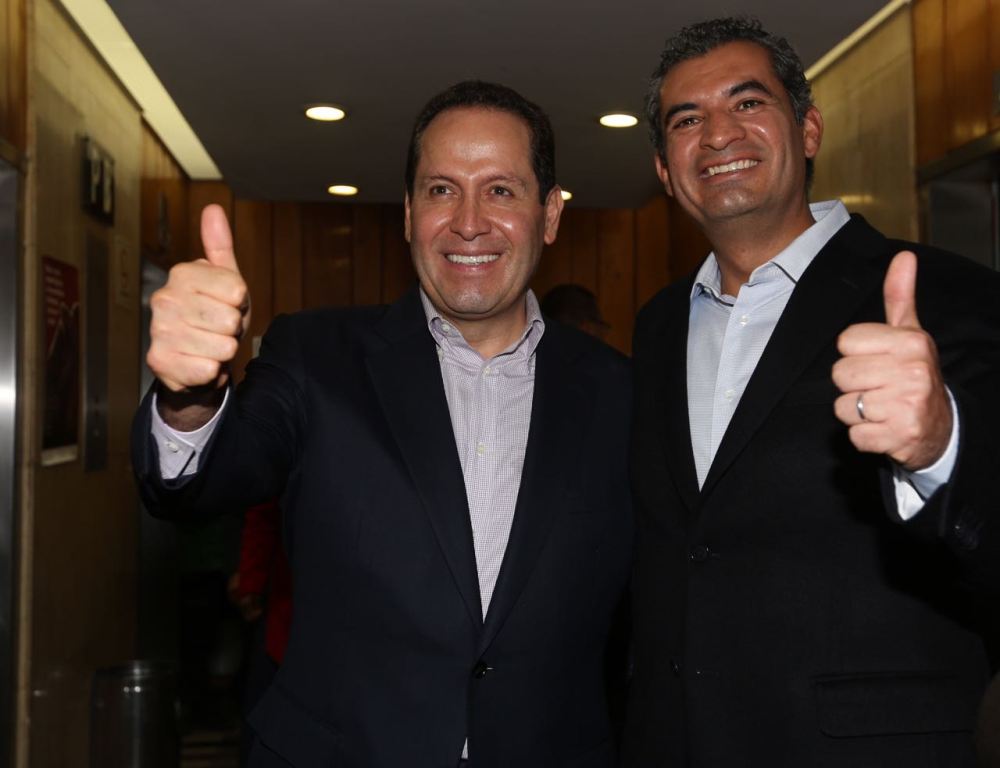El líder del PRI, Enrique Ochoa Reza, encabezó la reunión en la que Eruviel Ávila tomó posesión al cargo. 