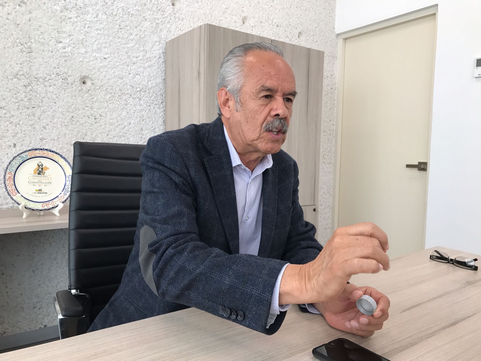 Rigoberto Paredes Villagómez, coordinador de la bancada del PRI en el Congreso del estado. 