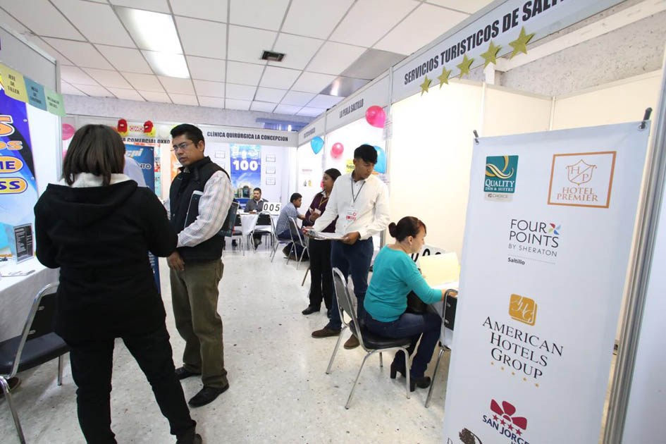 Última feria del empleo en las instalaciones de Canacintra. 