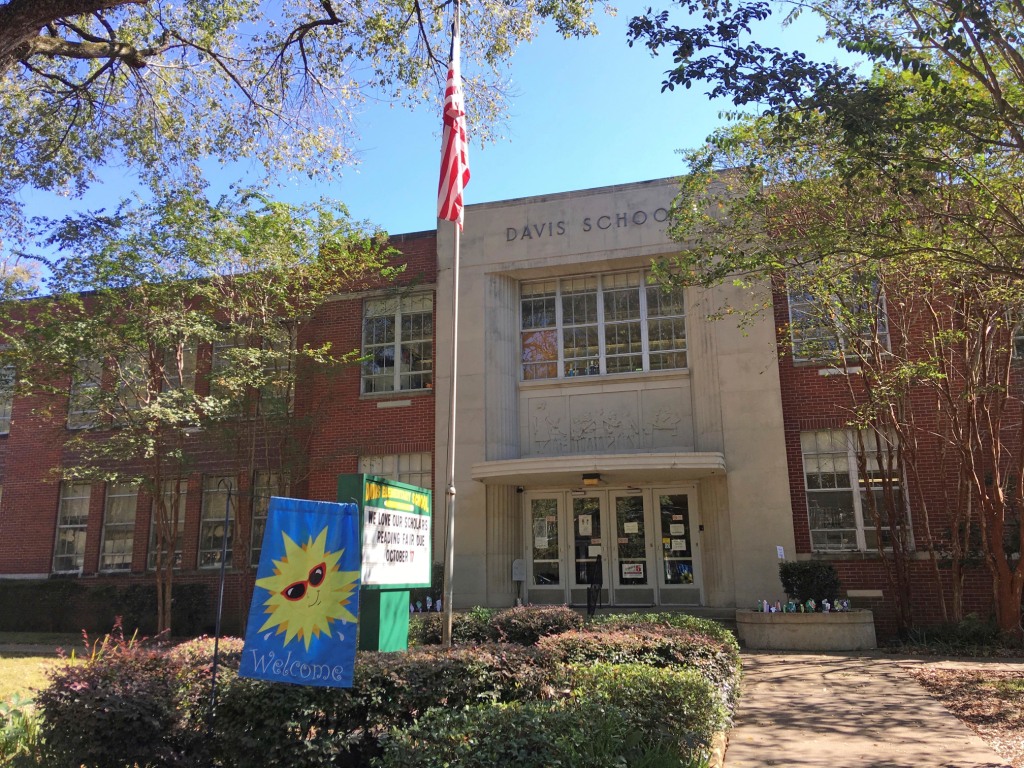 A partir del próximo año la escuela se llamará 'Barack Obama Magnet International Baccalaureate Elementary School'.