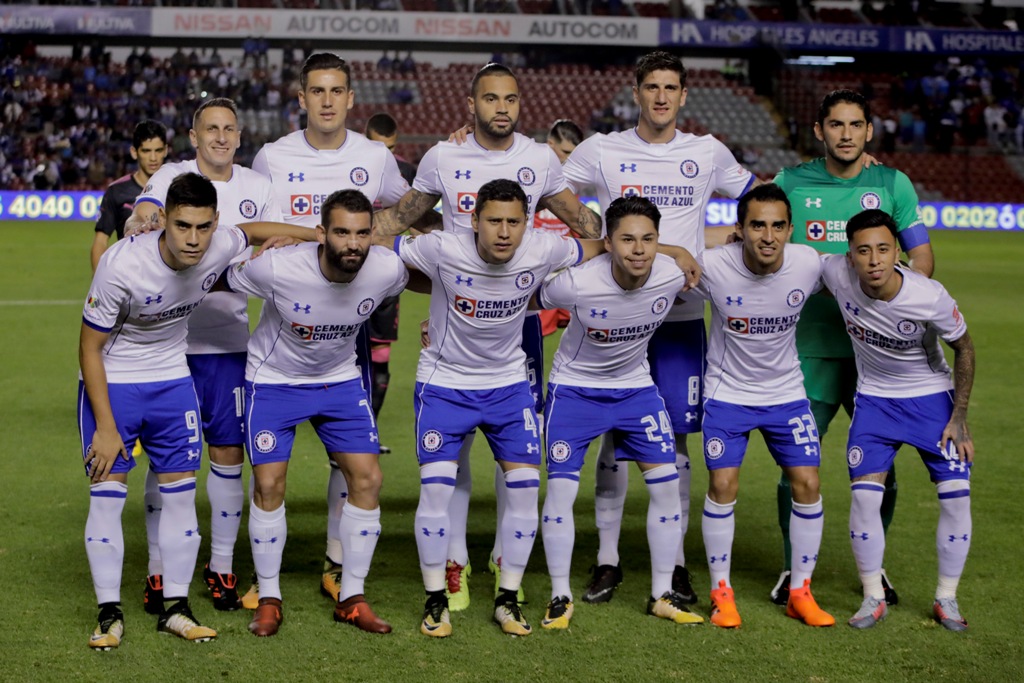 Equipo de Cruz Azul, durante el partido correspondiente a la jornada 10 del torneo Apertura 2017 