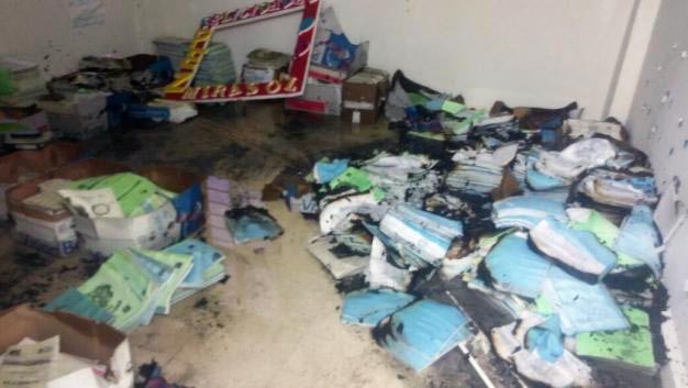 Incendiaron un almacén de libros en la Prepa Emiliano Zapata. 