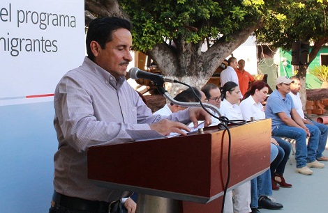El alcalde fue asesinado cuando se dirigía a la capital del estado.