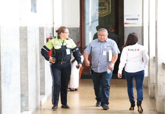 Juan Carlos Jaramillo (centro) fue dado de baja de la Subdirección de Tránsito por irregularidades.