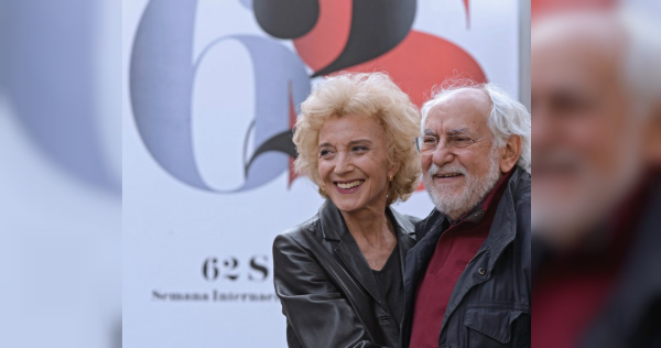 La actriz Marisa Paredes y el cineasta Arturo Ripstein recibieron la Espiga de Honor. 