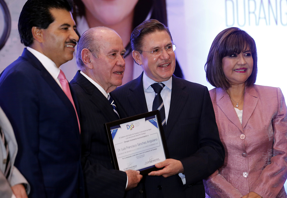 Gobernador de Durango reactivó la creación de la Comisión de Arbitraje Médico.