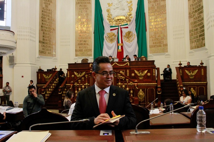 El legislador dijo que también se discutirá el paquete económico para la capital en 2018.