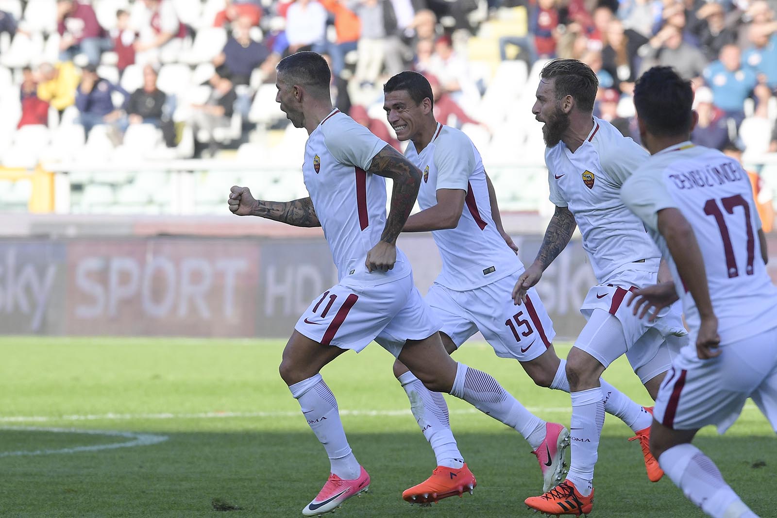 Héctor Moreno debutó como titular en el triunfo de la Roma