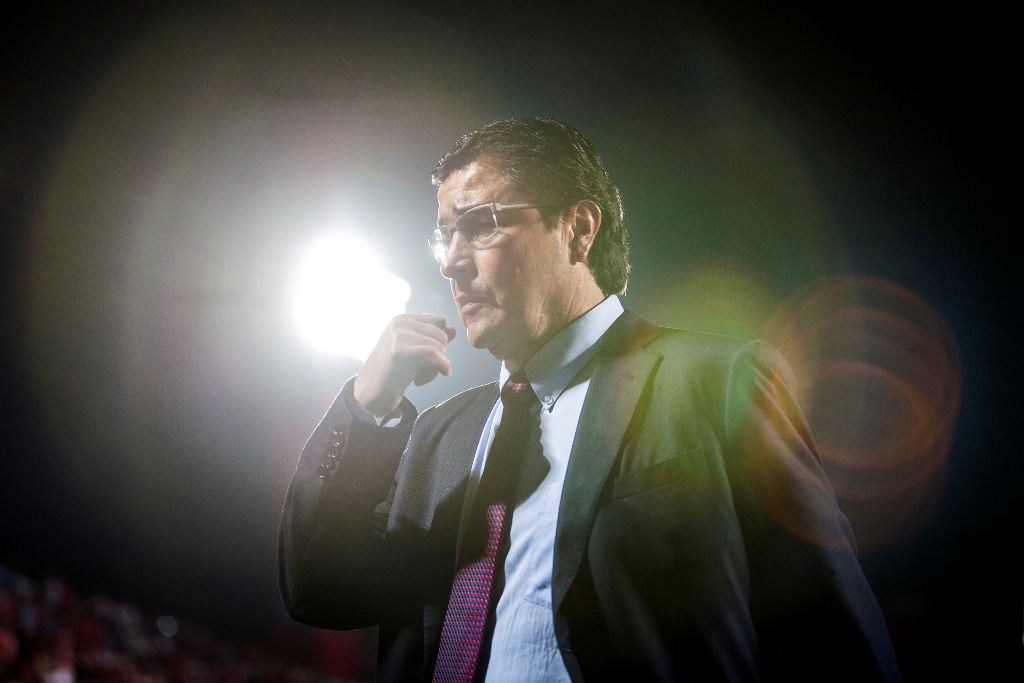 Luis Fernando Tena, técnico de Gallos Blancos 