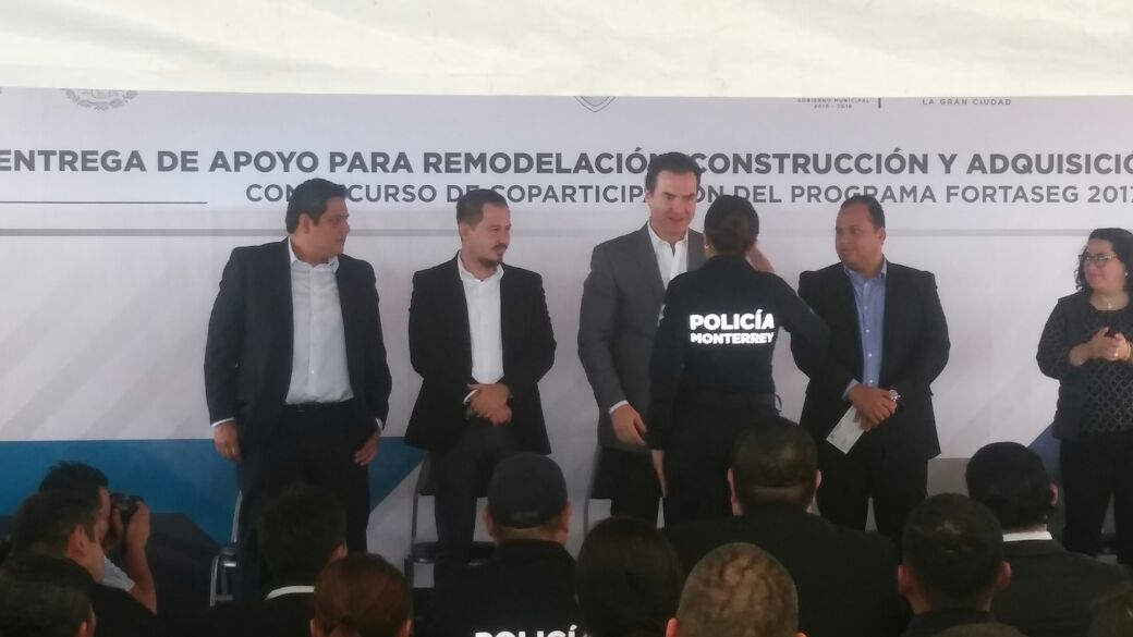 Para Adrián de la Garza la disminución en los índices delictivos es reflejo del trabajo de los uniformados. 