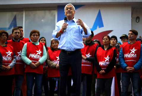 Una de las armas de campaña para Piñera es el decepcionante crecimiento económico en el gobierno de Bachelet.