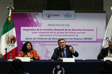 El titular de la CNDH presentó el documento.