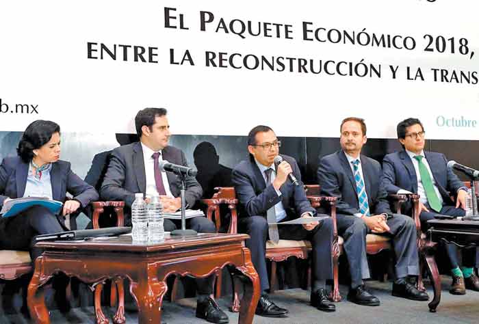 Ernesto Cordero participó en el foro sobre el Paquete Económico 2018.