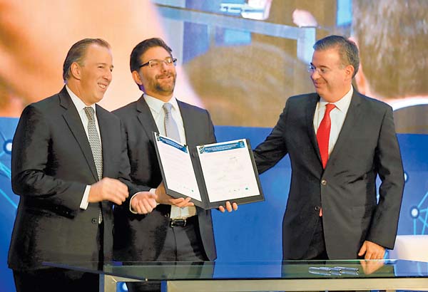 Firma de la Declaración de principios para el fortalecimiento de la ciberseguridad.