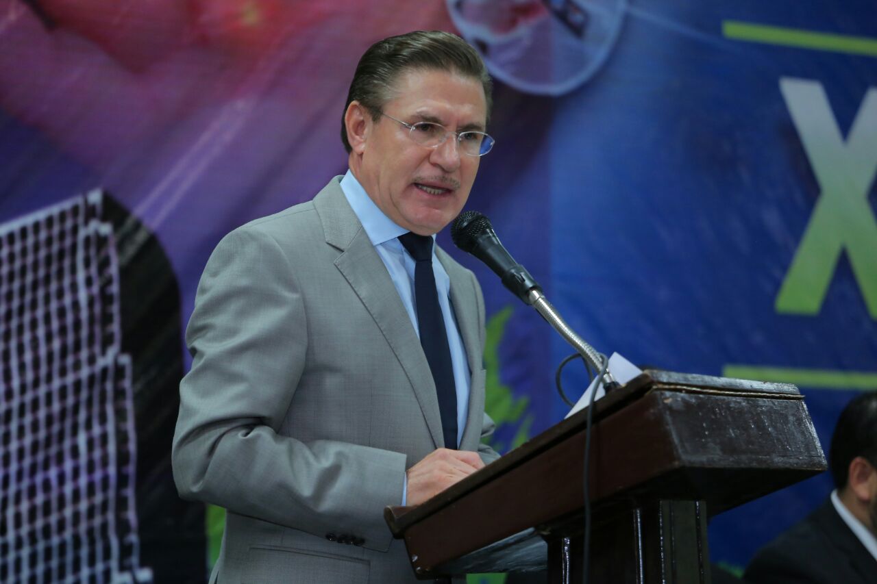 Gobernador de Durango, José Rosas Aispuro.