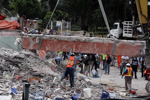 La Secretaría de Obras y Servicios capitalina informó que se han destinado 260 millones  de recursos a la demolición de inmuebles, pero faltan 800 más