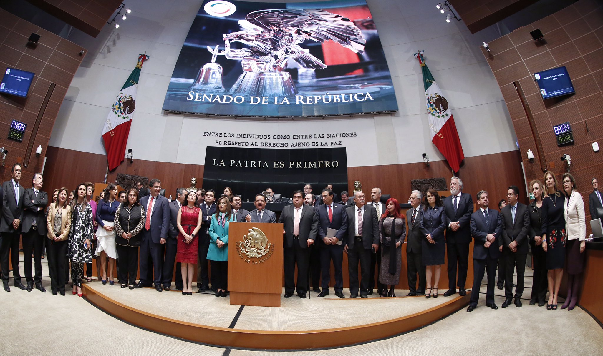 Senadores de oposición protestaron por la decisión del PRI y PVEM de que sea con voto secreto como se resuelva el tema de la Fepade.