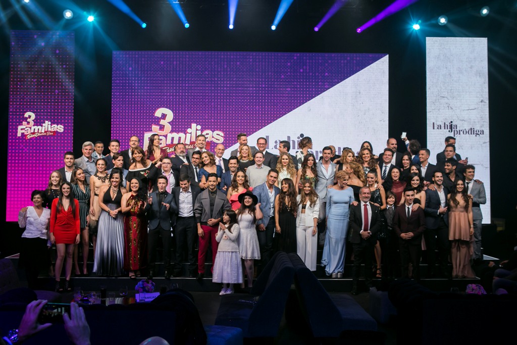TV Azteca presentó '3 Familias' y 'La hija pródiga'. 
