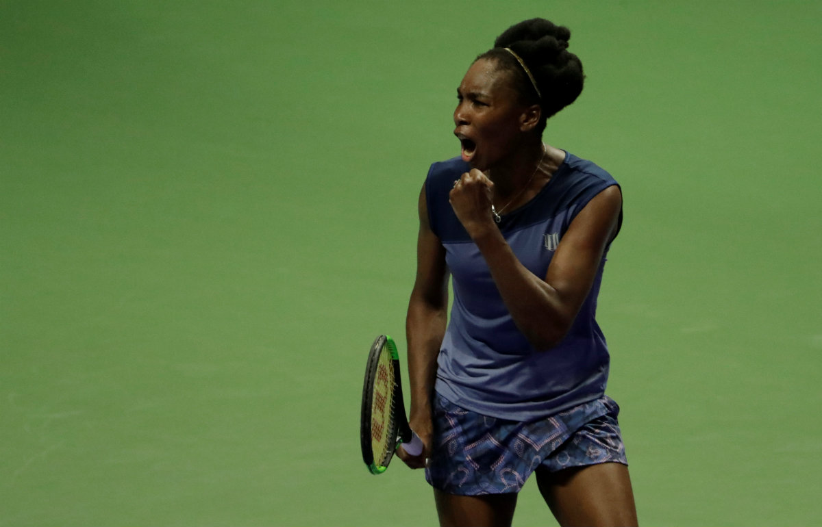 Venus Williams venció a Jelena Ostapenko