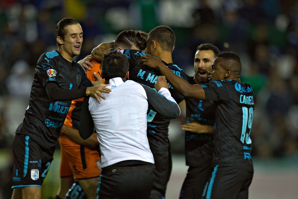 Jugadores de Gallos en festejo