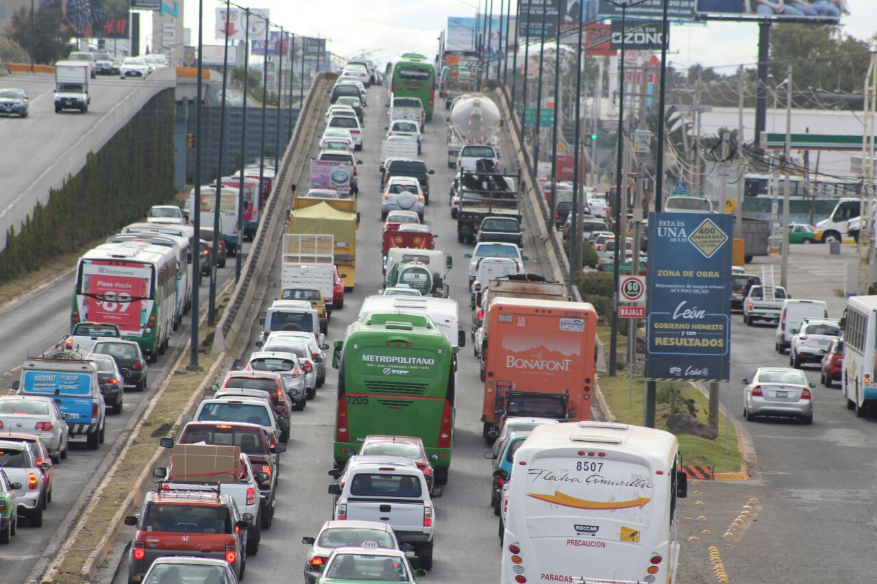 Muchos no llegaron a tiempo a su trabajo. 