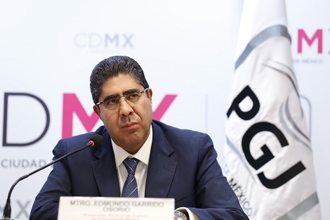 El procurador capitalino, Edmundo Garrido, informó de la detención de los presuntos asaltantes.