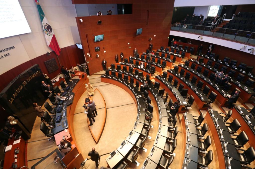 A la sesión de hoy únicamente asistieron 45 senadores, por lo que debió cancelarse.