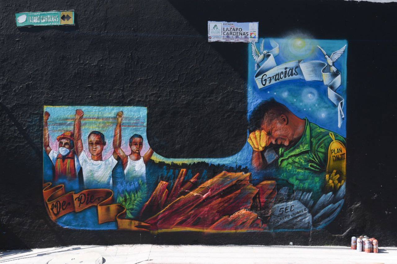 Algunos murales tienen como actores principales a los rescatistas y militares.