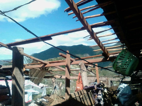 Los fuertes vientos derribaron los techos de 43 viviendas en el municipio de Zitlala, en la Montaña baja de Guerrero.