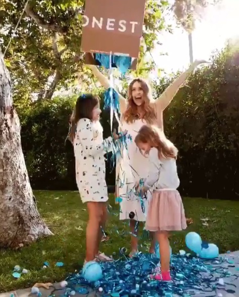 Jessica Alba reveló el sexo de su bebé.