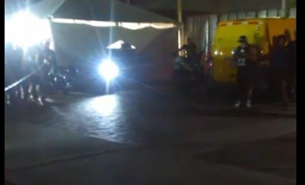 Al lugar acudieron varios elementos policíacos para controlar la rila y trasladar al lesionado. 