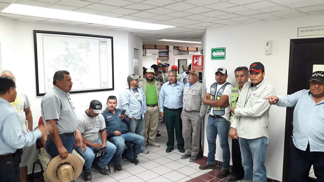 Empleados protestan en Comapa Reynosa 