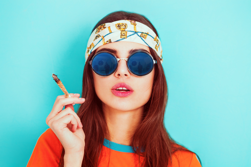 Las mujeres que fuman mariguana tienen sexo 7.1 veces al mes.