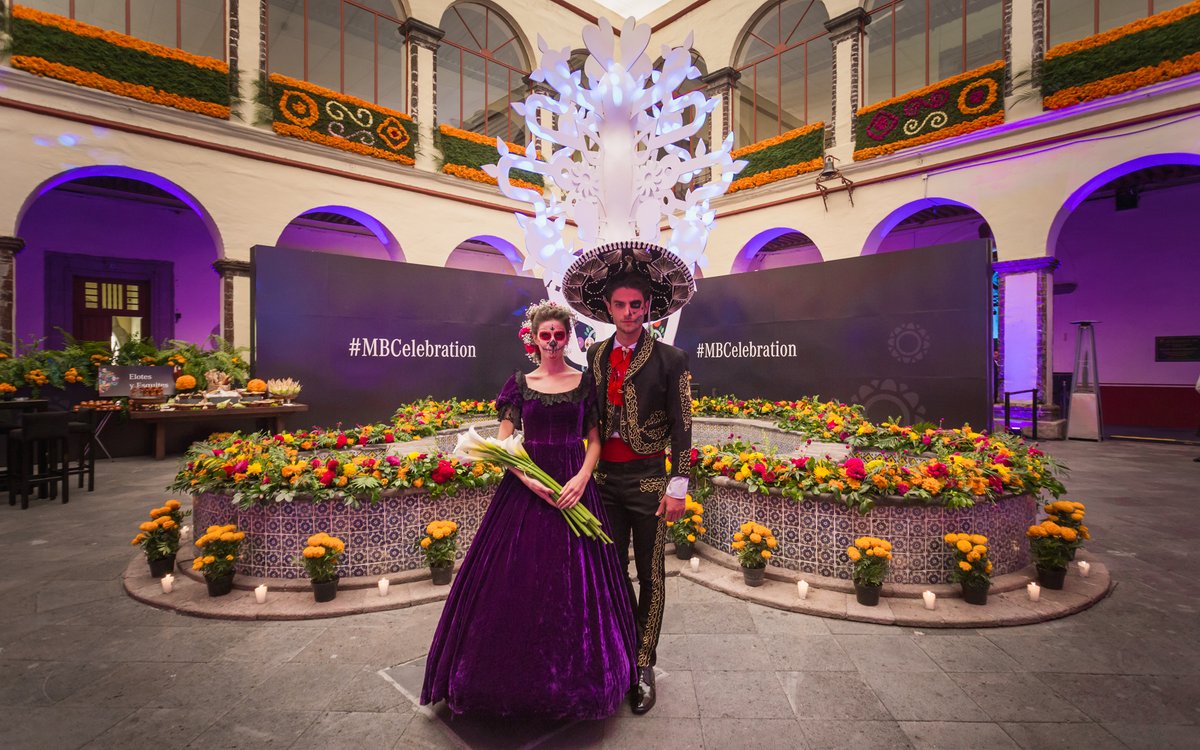 La celebración del Día de Muertos estuvo presente en la fiesta de Mercedes Benz