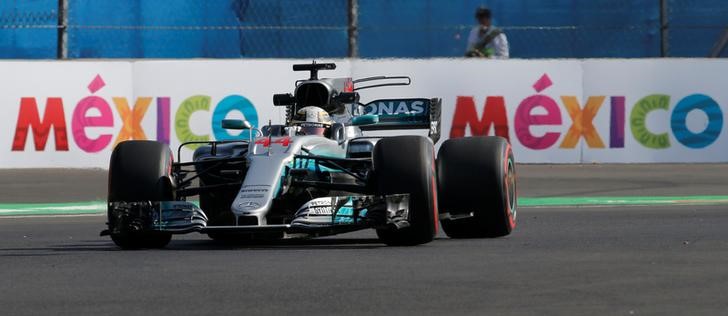 Lewis Hamilton durante la primer práctica del Gran Premio México