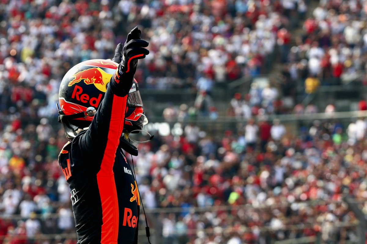Max Verstappen festeja tras haber ganado el Gran Premio de México