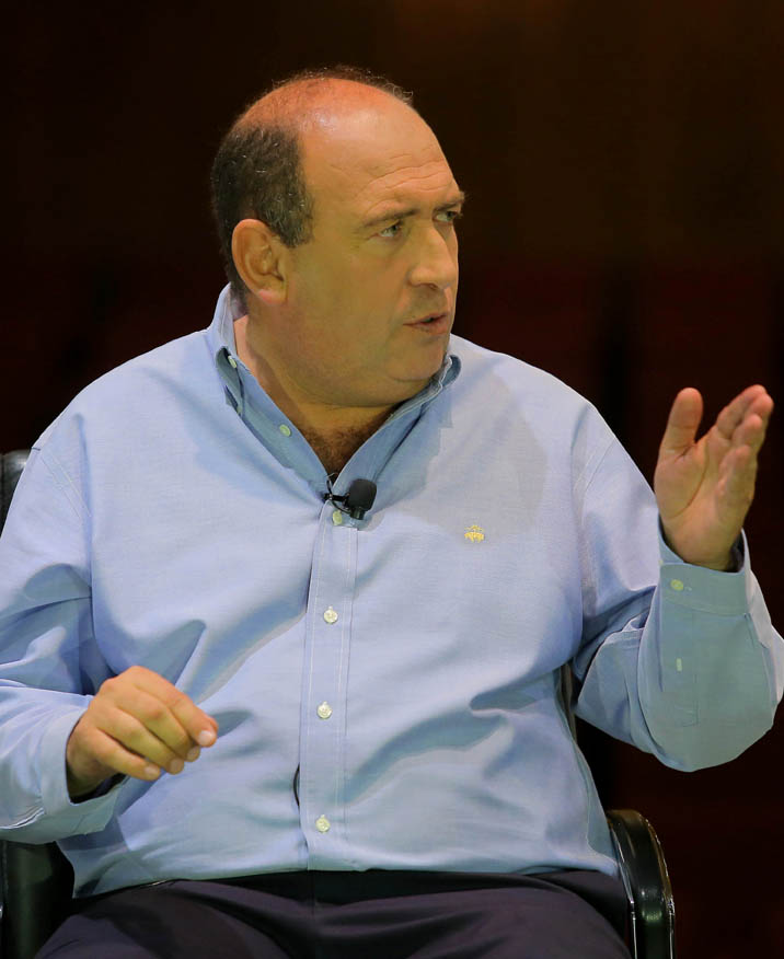 El gobernador Rubén Moreira señaló que en 'Coahuila Digno', hay intereses políticos personalísimos.