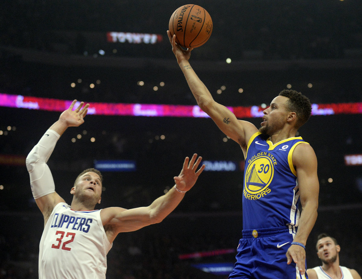 Stephen Curry anotó 31 puntos