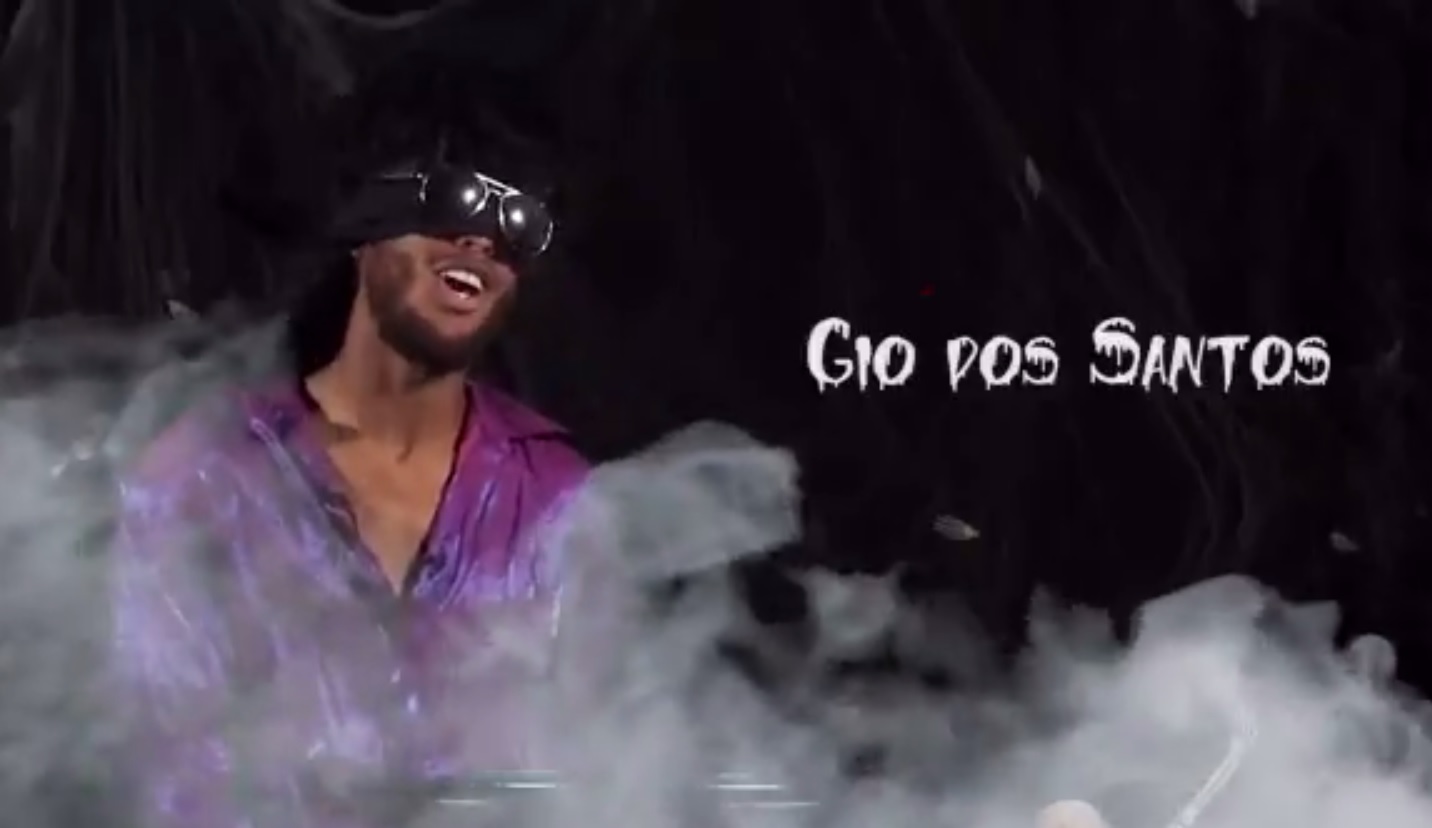 Giovanni Dos Santos durante reto de Halloween del LA Galaxy