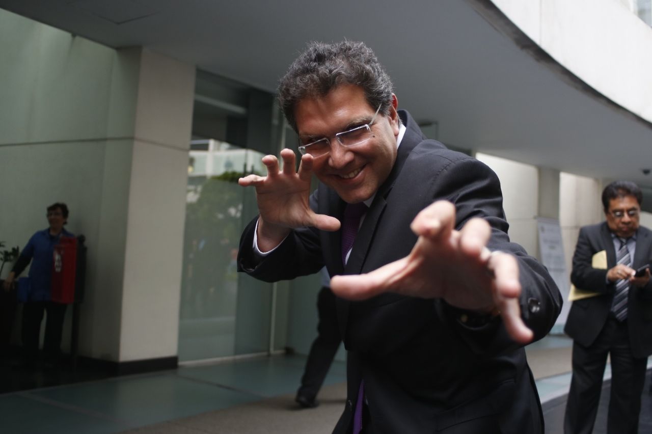 El senador Armando Ríos Piter dejo su escaño como senador.