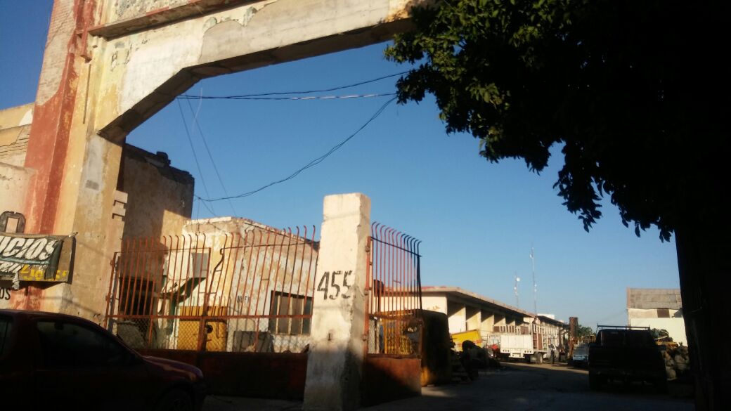 Vecinos dicen que hay bodegas abandonadas alrededor de la colonia.