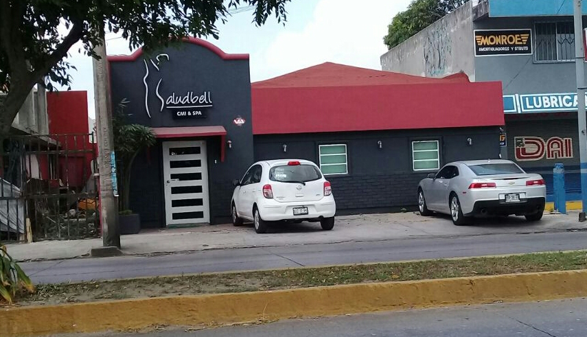 Este es el lugar donde se llevó a cabo la cirugía de implante de senos.