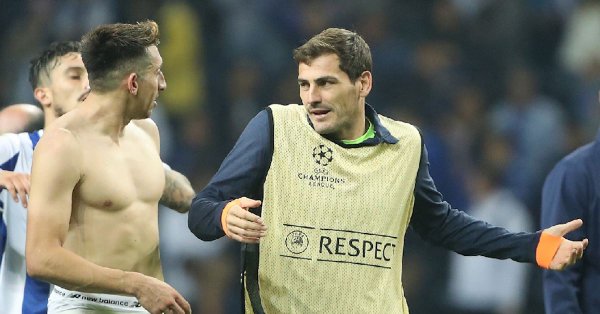 Héctor Herrera e Iker Casillas