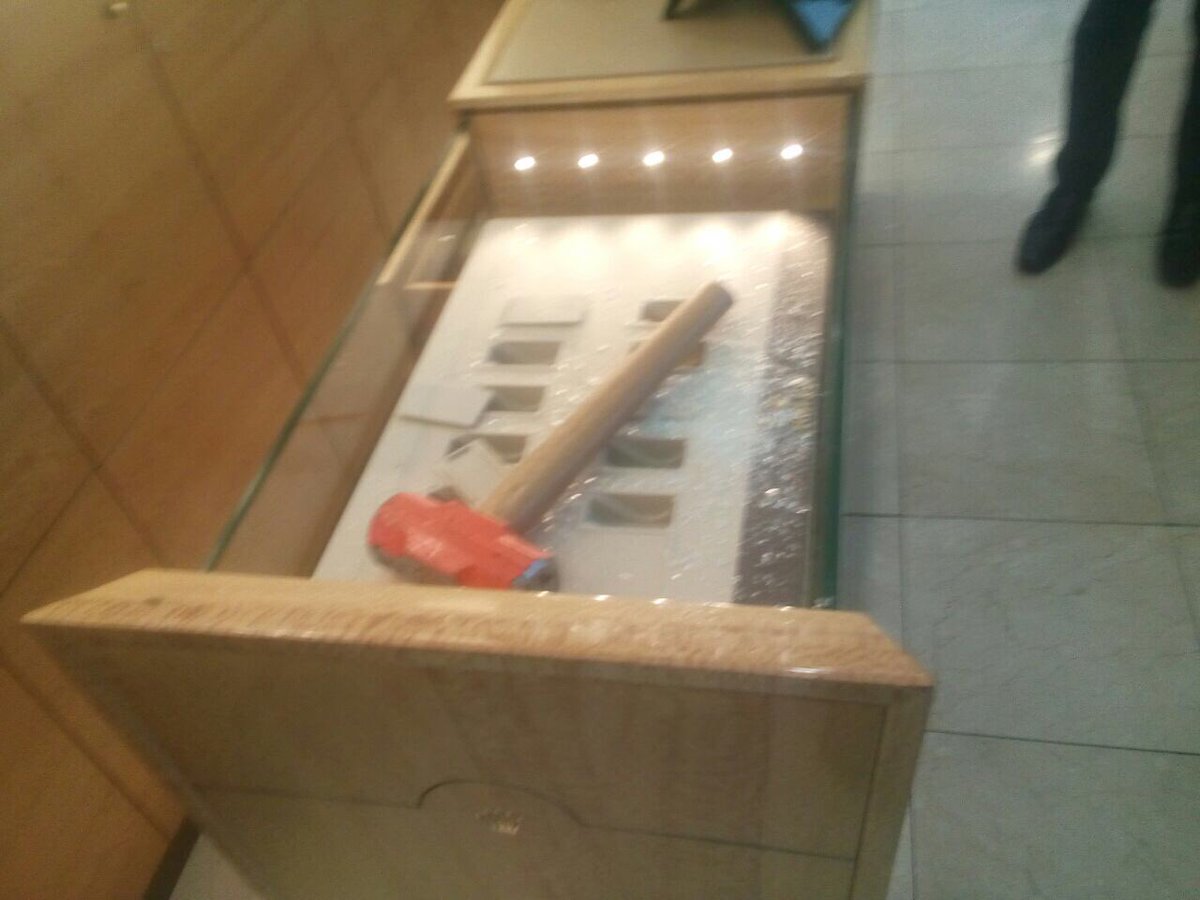 En la plaza se escucharon detonaciones.
