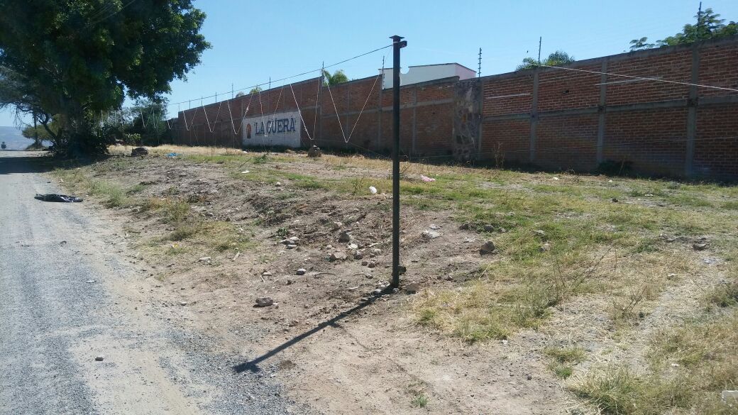 Los terrenos los limpiaros lo vecinos de la zona. 